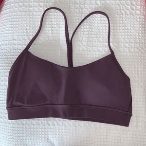 BRAND NEW Lululemon Flow bra!! Never worn! Size 6!